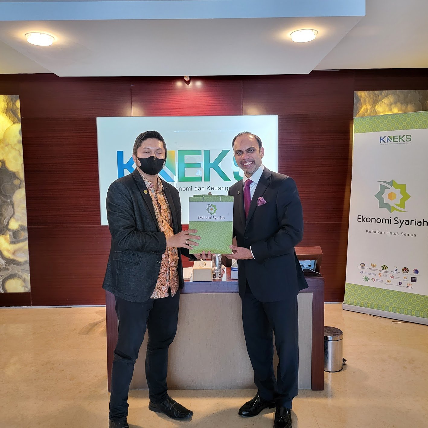 Cykube CEO with Dr. Sutan Emir Hidayat
